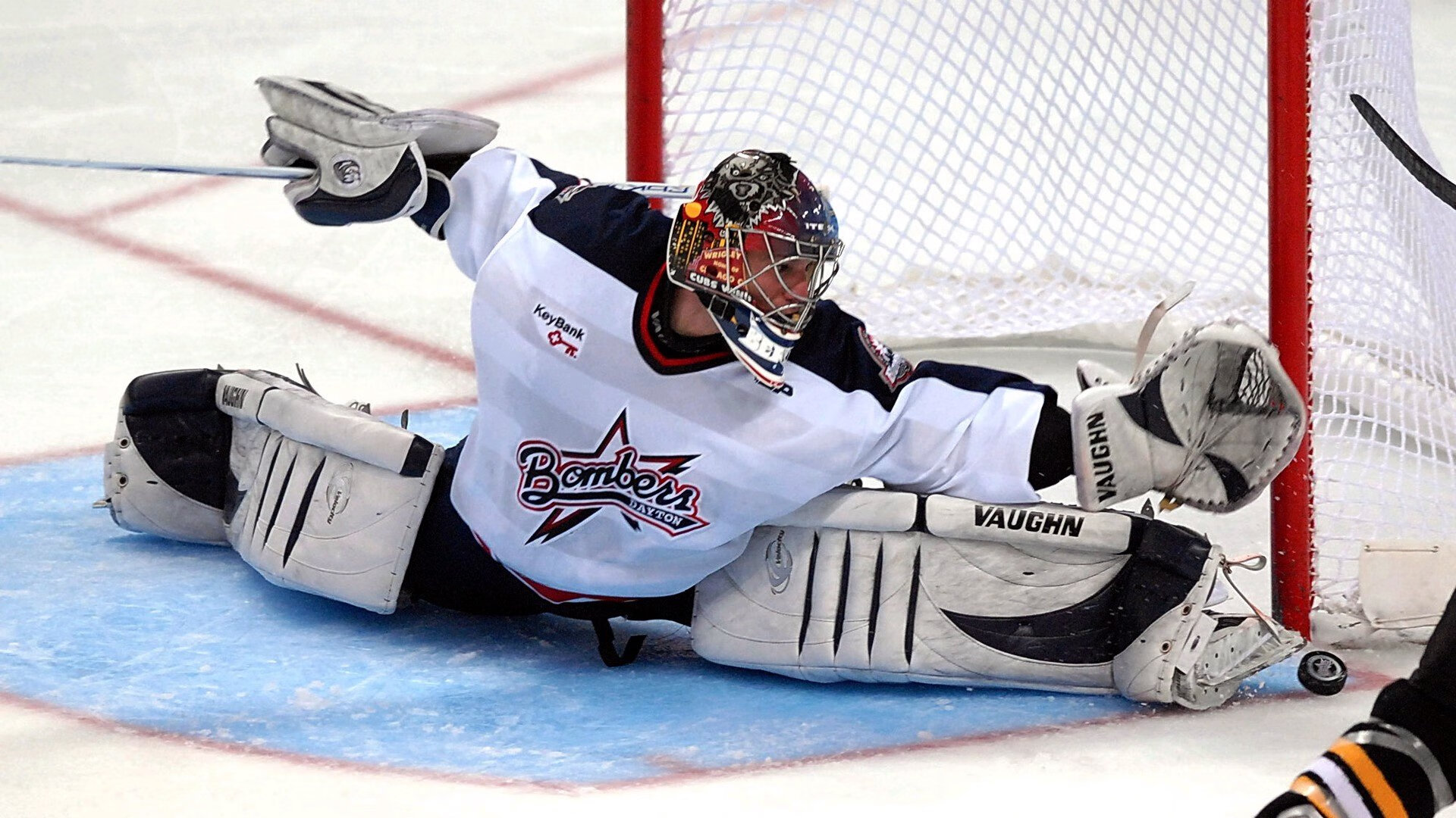 西甲门神多次神级扑救,比赛高潮迭起,西甲门将60米吊射